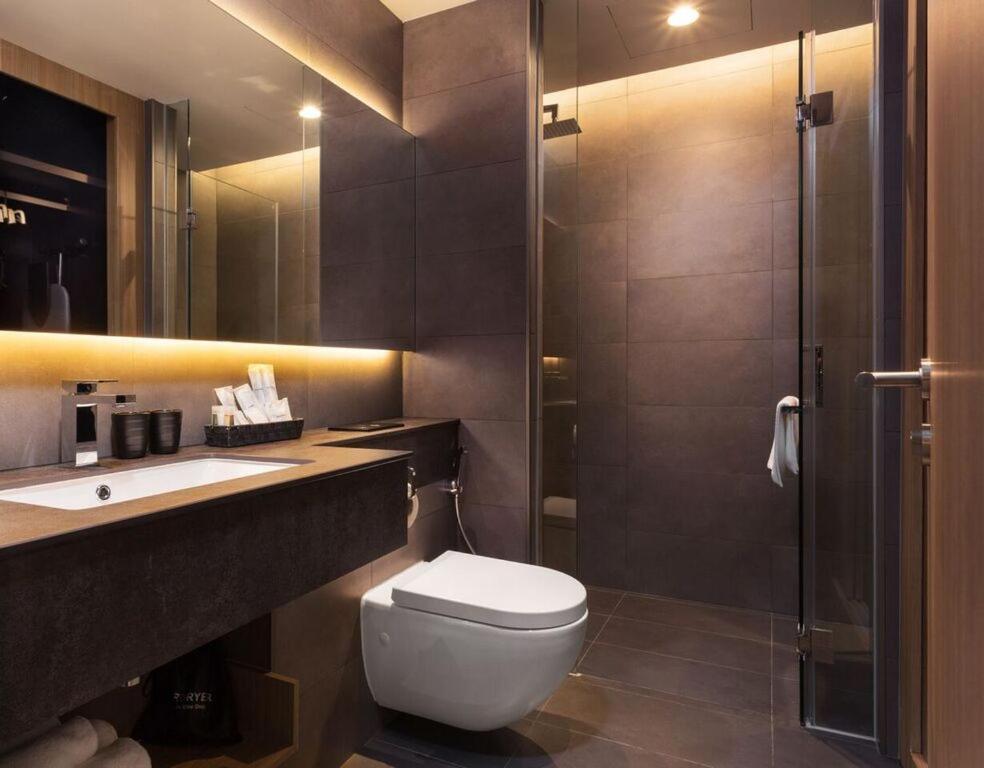 One Residence Hotel & Apartment Phnom-Penh Buitenkant foto